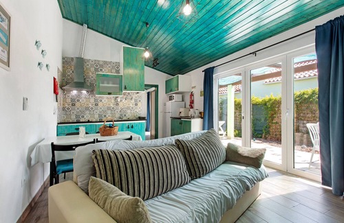 Nadadouro Cabaña | Cottage 'Country House - Lagoa De Óbidos' with Private Terrace, Wi-Fi and Air Conditioning