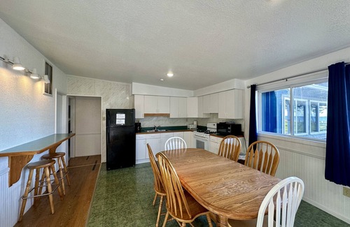 Northeastern Michigan Cabaña | Cottage Cove · Lake Huron Beach Cottage No. 10