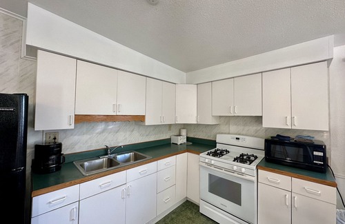 Northeastern Michigan Cabaña | Cottage Cove · Lake Huron Beach Cottage No. 10
