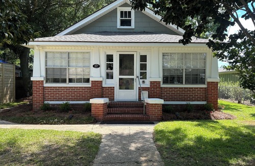 Foley Cabaña | Cottage Downtown Foley/1 mi to Sports Complex/4 mi to OWA/11 mi to beach