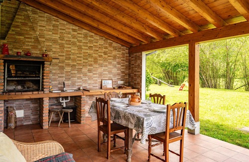 Puente Nuevo Casa | Casita de campo 'El Molin De Frieras' con vistas a la montaña, jardín privado y Wi-Fi