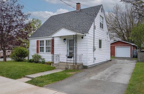 Saint John Casa | Cottage Feel in the City, Close to Everything!