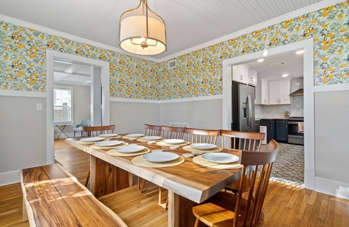 New Warrington Casa | Cottage for 10! Large yard + Firepit. Pets OK. 15 min. to Beach. New Interior!