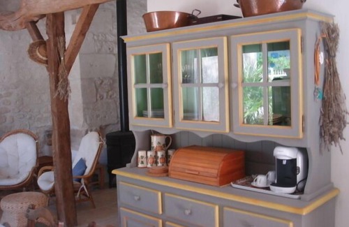 Saint-Fort-sur-Gironde Cabaña | Casa rural *** 4 personas con jardín privado en el pueblo del estuario de Saintongeais a 5 km