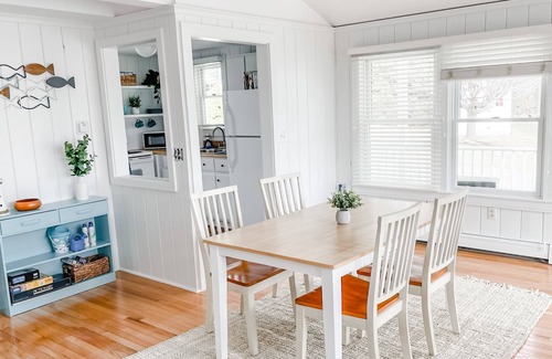 Ogunquit Cabaña | Cottage Getaway - Walk to Beach & Downtown Sleep 7