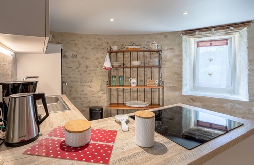 Jard-sur-Mer Casa | Casita de campo 'Gîte La Tourette' con terraza privada, jardín privado y Wi-Fi