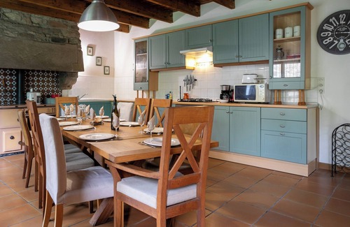 Plounerin Casa | Casita de campo 'Gîte Le Cornouaille - 8 Personnes' con piscina compartida, jardín y Wi-Fi