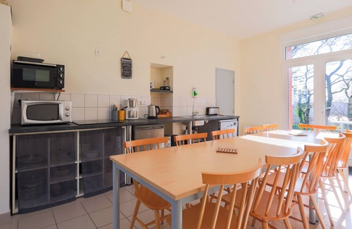 Saint-Gelven Casa | Casita de campo 'Gîte Ty Bris' con terraza compartida, jardín compartido y Wi-Fi