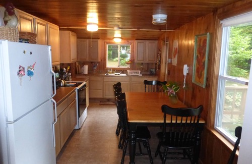 West Poland Cabaña | Cottage & Guest House - Lago Thompson, Poland Spring, Maine
