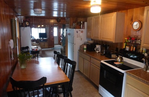 West Poland Cabaña | Cottage & Guest House - Lago Thompson, Poland Spring, Maine