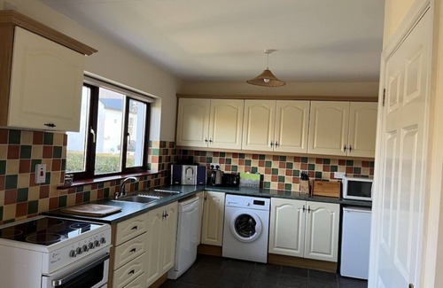 Bishops Quarter Cabaña | Cottage in a beautiful setting overlooking Galway Bay