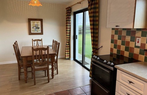 Bishops Quarter Cabaña | Cottage in a beautiful setting overlooking Galway Bay