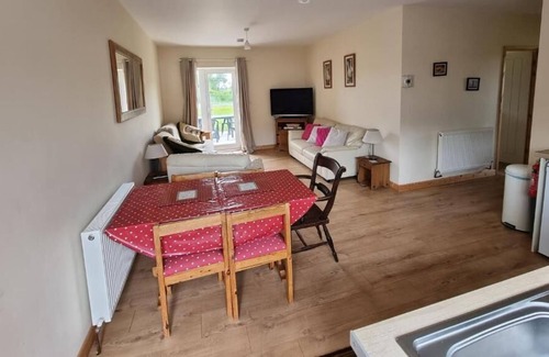 Highbridge Cabaña | Cottage in a peaceful setting