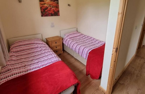 Highbridge Cabaña | Cottage in a peaceful setting
