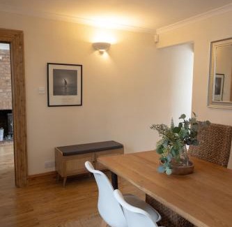 Hinckley Casa | Cottage in Central Burbage Leicestershire