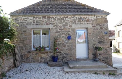 Vicq-sur-Mer Casa | Cottage in Cosqueville near Normandy Coast