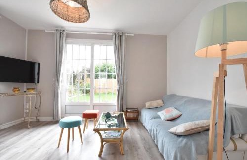 Vicq-sur-Mer Casa | Cottage in Cosqueville near Normandy Coast