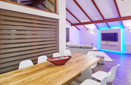 Cermna Casa | Casa rural en medio de las montañas.