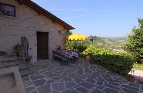 Apecchio Casa | Cottage in Marche near Ski Slopes