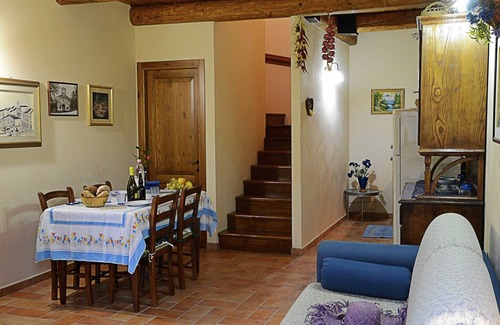 Apecchio Cabaña | Cabaña en Marche con piscina y vistas