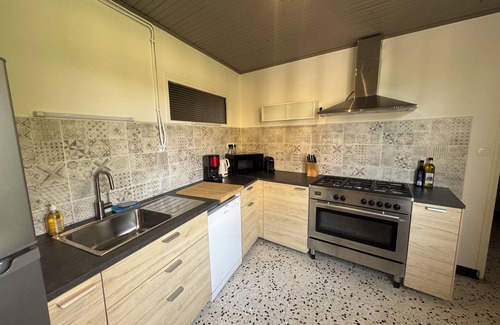 Barjac Casa | Casa rural en Mas, piscina privada en la casa, cerca de Uzès