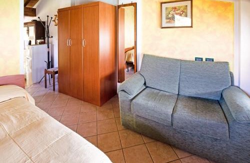 Idro Casa | Cottage in Parole near Forest and Lake