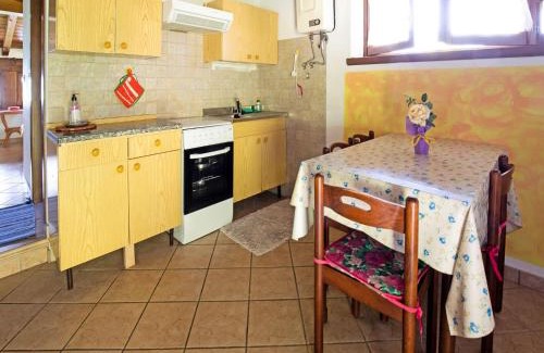 Idro Casa | Cottage in Parole near Forest and Lake