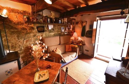 San Quirico Casa | Cottage in Pescia with Pool and Garden