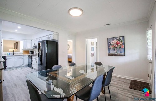 Richmond Hill Casa | Cottage in Richmond Hill, Pet Friendly w/ King Bed