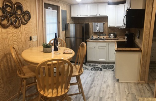 Bolton Landing Cabaña | Cottage in the heart of Bolton, Lake George