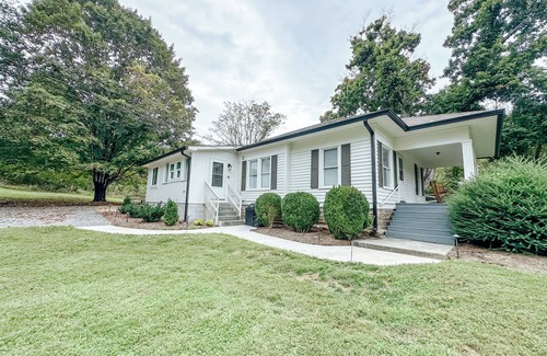 Rocky Mount Casa | Cottage in the Pines