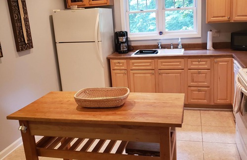 Royal Pines Casa | Privado y conveniente, senderismo, patio dulce, cerca de Asheville y Hendersonville