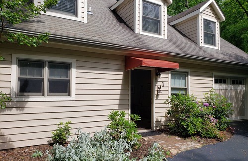 Royal Pines Casa | Privado y conveniente, senderismo, patio dulce, cerca de Asheville y Hendersonville