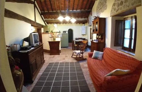 Pari Casa | Casa rural en el pueblo, entre mar, montaña, balnearios, comida y vino.
