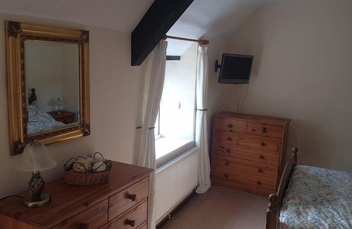 Compton Dando Cabaña | Cottage In Village Location Surrounded By Beautiful Countryside