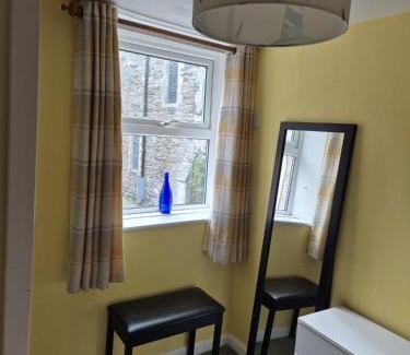 Mevagissey Casa | Cottage in village of Mevagissey Cornwall Sleeps 4