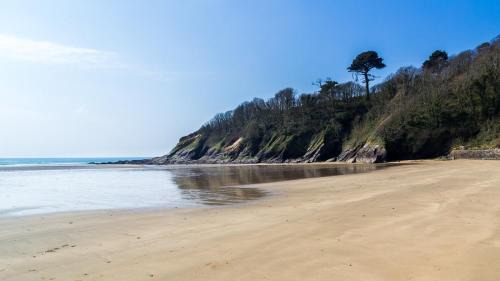 Mevagissey Casa | Cottage in village of Mevagissey Cornwall Sleeps 4