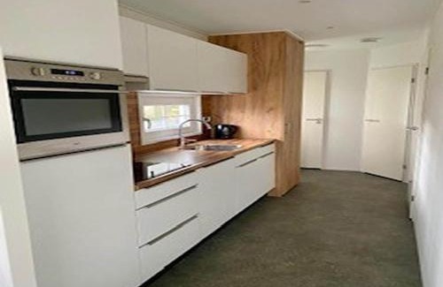 Koudekerke Chalet De Esquí | Cottage in Zeeland with Pet-Friendly Stay
