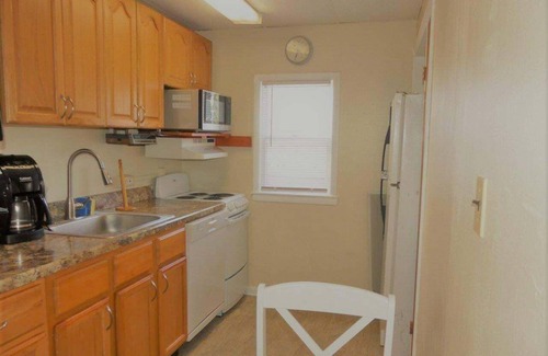 Bradley Beach Casa | COTTAGE IS ONE BLOCK TO BEACH W/ PRIVATE BACK YARD. WIFI & OUTSIDE SHOWER.