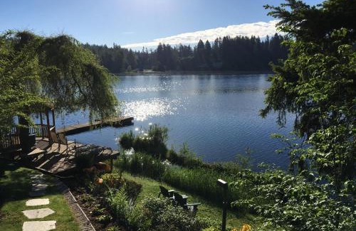 Woodinville Cama Y Desayuno | Cottage Lake Bed and Breakfast