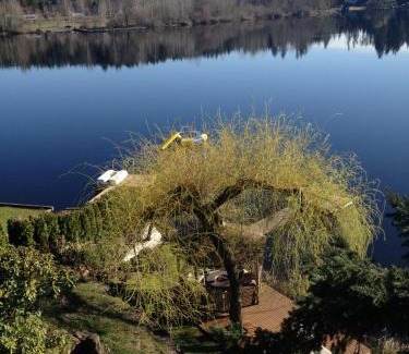 Woodinville Cama Y Desayuno | Cottage Lake Bed and Breakfast