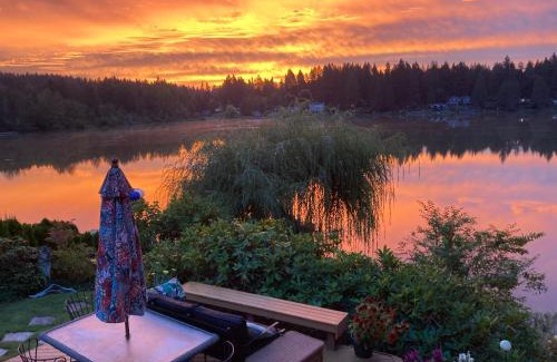 Woodinville Cama Y Desayuno | Cottage Lake Bed and Breakfast
