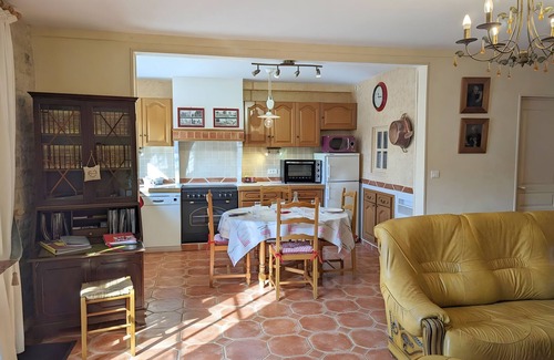 Theil-Rabier Casa | Casita de campo 'Le Clos Pierreslogis' con terraza privada, jardín privado y Wi-Fi