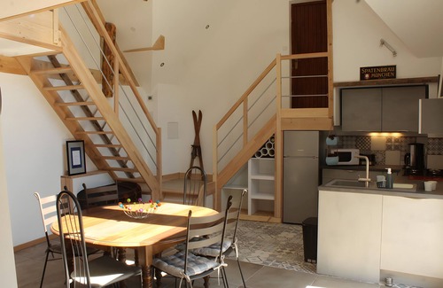 Les Cotes de Corps Cabaña | Cottage 'Le Grand Gîte' with Lake View, Private Terrace and Wi-Fi
