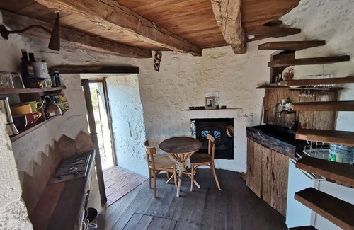 Haute-Saintonge Cabaña | Cottage « Le Moulin De La Garenne » con Jardín Privado