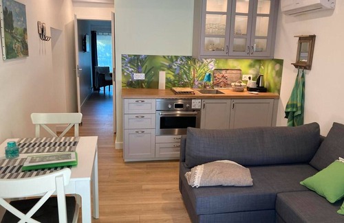 Puget Casa | Casa rural 'Le Romarin' con piscina compartida, Wi-Fi y aire acondicionado