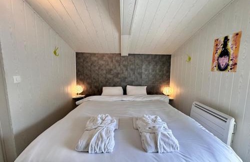 Prouilly Apartamento | Cottage Le Rosie au bord du lac avec jacuzzi
