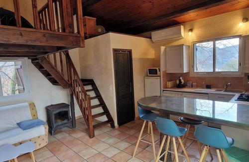 Berre-des-Alpes Cabaña | Casa rural 'Les Lys' con vistas a la montaña, Wi-Fi y aire acondicionado