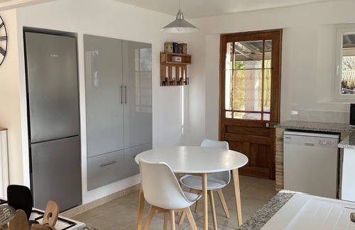 Villedieu Villa | Casa tranquila y confort en el campo, piscina privada.