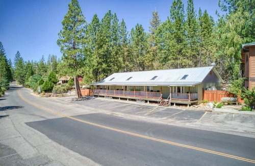Bass Lake Cabaña | Cottage Like Suite With Private Hot Tub